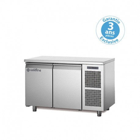 Coldline - Table réfrigérée positive MASTER - Profondeur 700 - Groupe logé - 2 portes - 260 litres